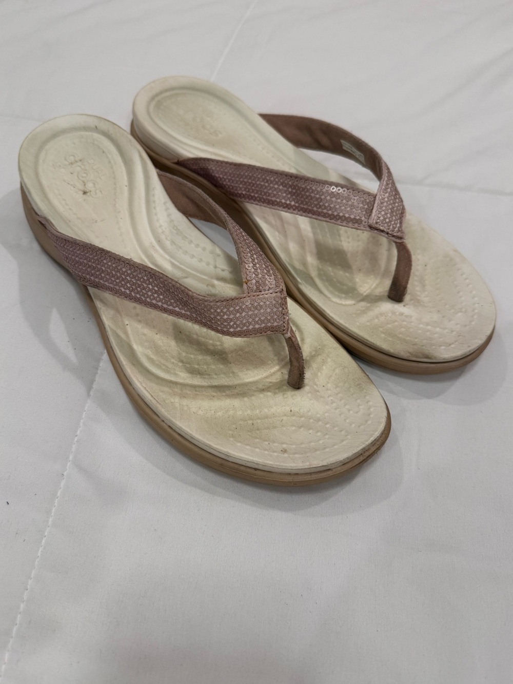 Crocs Capri V Sequin Flip Flop Sandals Rose Gold / Beige Size 10